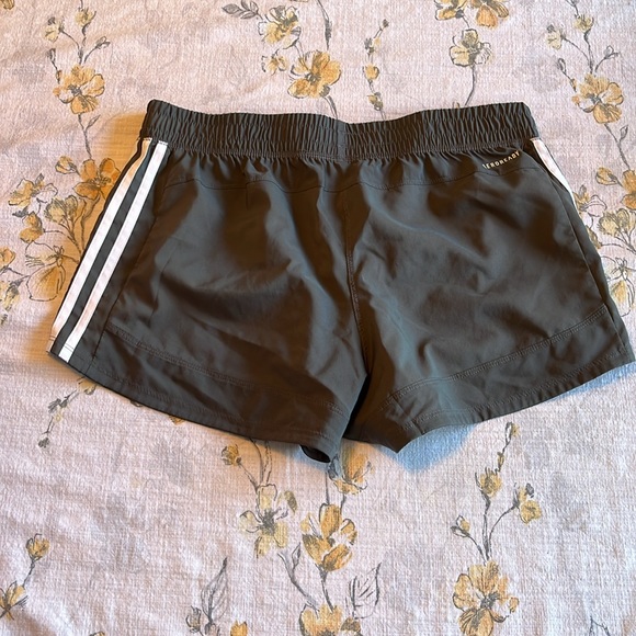 Adidas Aeroready Running Shorts Size Medium - Picture 2 of 5